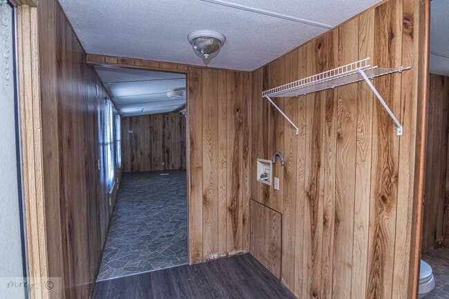 Building Photo - 111 Clover Ridge Dr