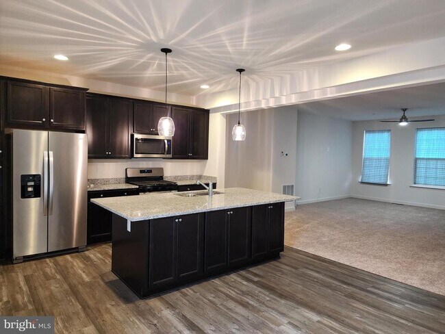 Primary Photo - 299 Buckeye Cir