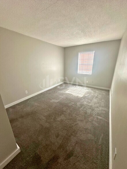 Building Photo - Shell Pointe Apartments