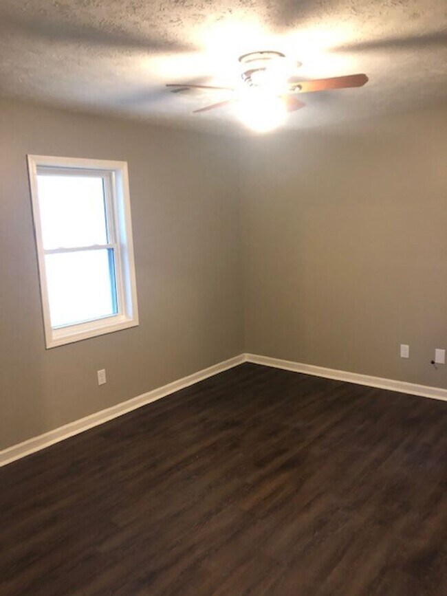 Building Photo - Renovated 3 Bedroom 2 Bath Home for Rent!!