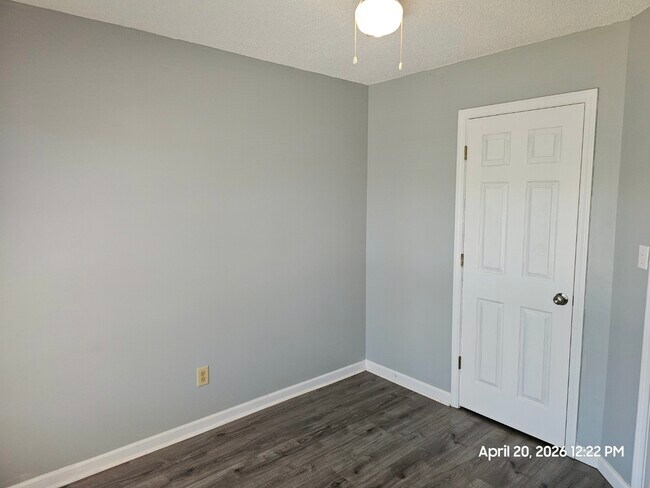 Building Photo - 6633 Biscayne