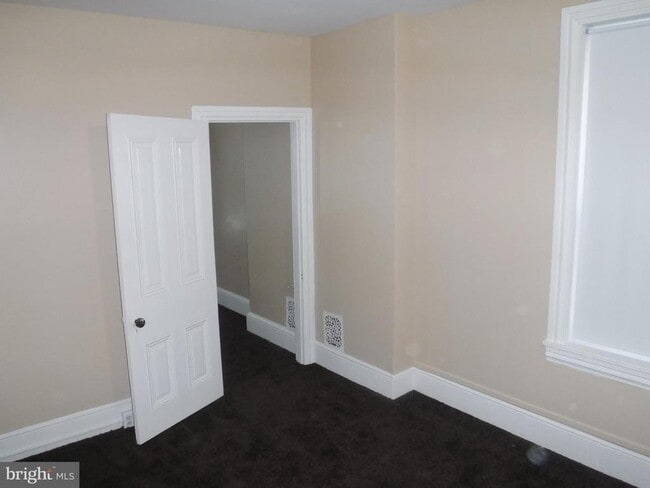 Building Photo - 540 George St