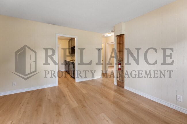 Building Photo - 1022 S Yale St