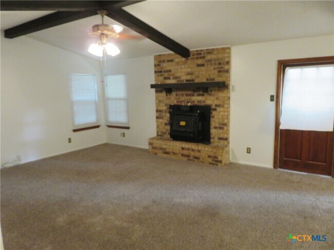 Building Photo - 139 Lone Oak St