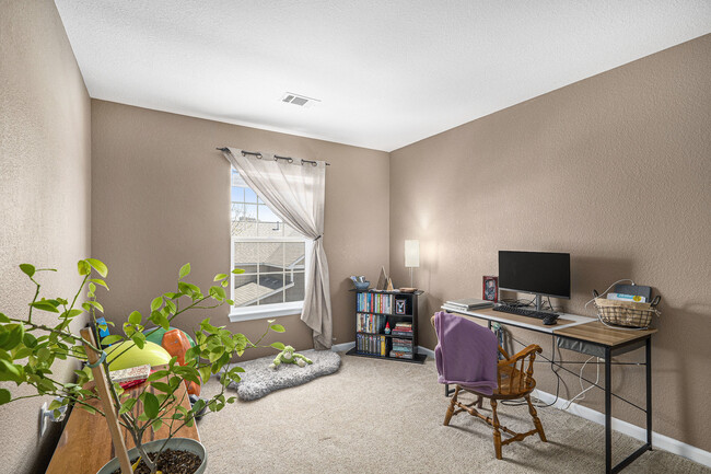 Building Photo - 1491 Red Peak Dr