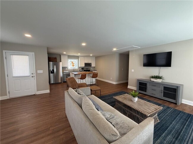 Building Photo - 5956 Moon Dr