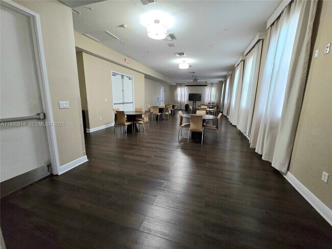 Building Photo - 9731 NW 10 Terrace