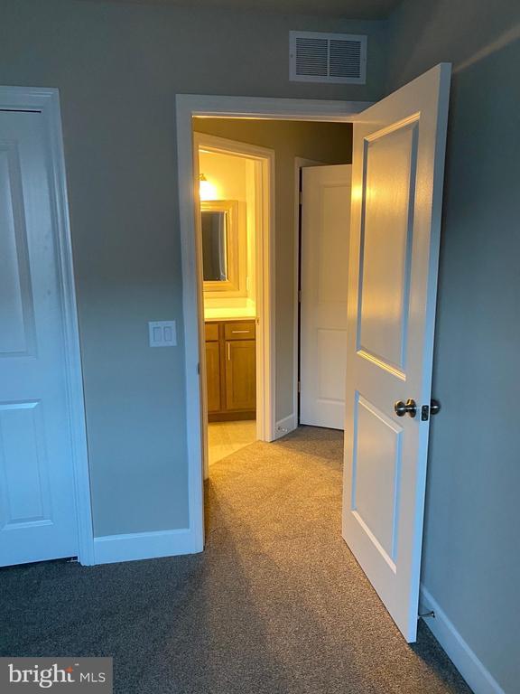 Building Photo - 6126 Sawgrass Ct