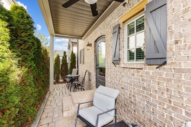 Building Photo - 192 Breakspear Ln