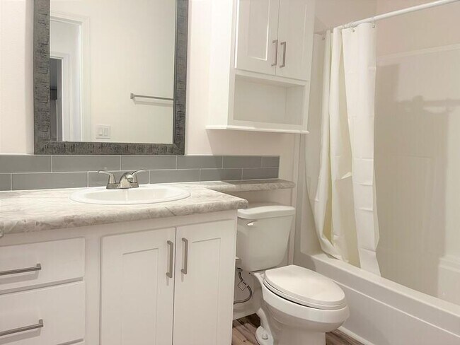 Building Photo - 5473 Bahia Wy