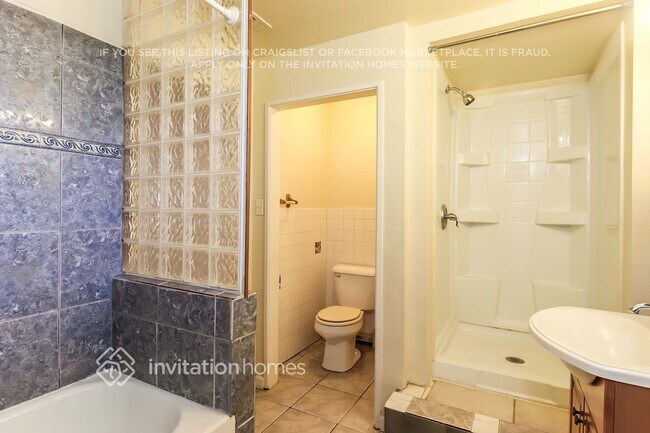 Building Photo - 425 Jasmine Ave