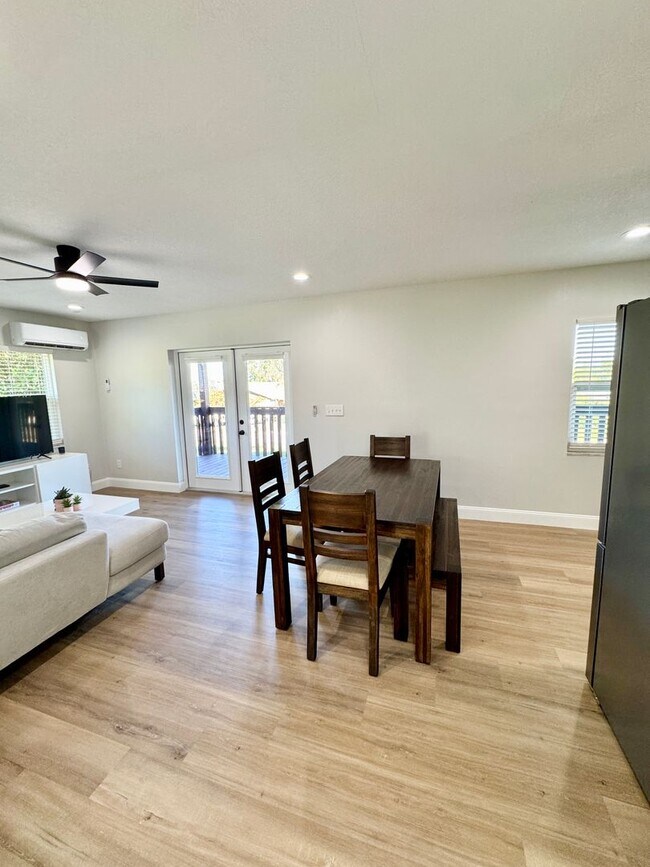 Building Photo - Fully Furnished Down Town Clermont Short Term Rental