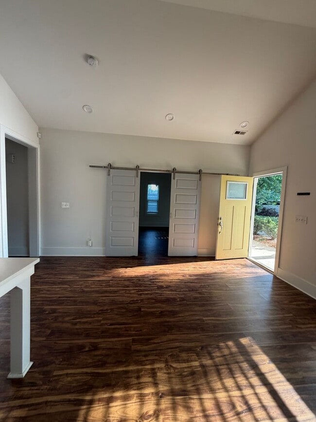 Building Photo - COMING SOON! Luxury 3BR Ranch with Open Layout & Prime Charlotte Location