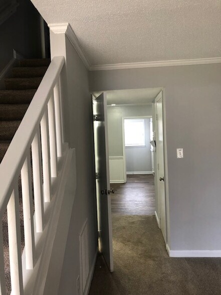 Building Photo - 4411 Graceland Ct
