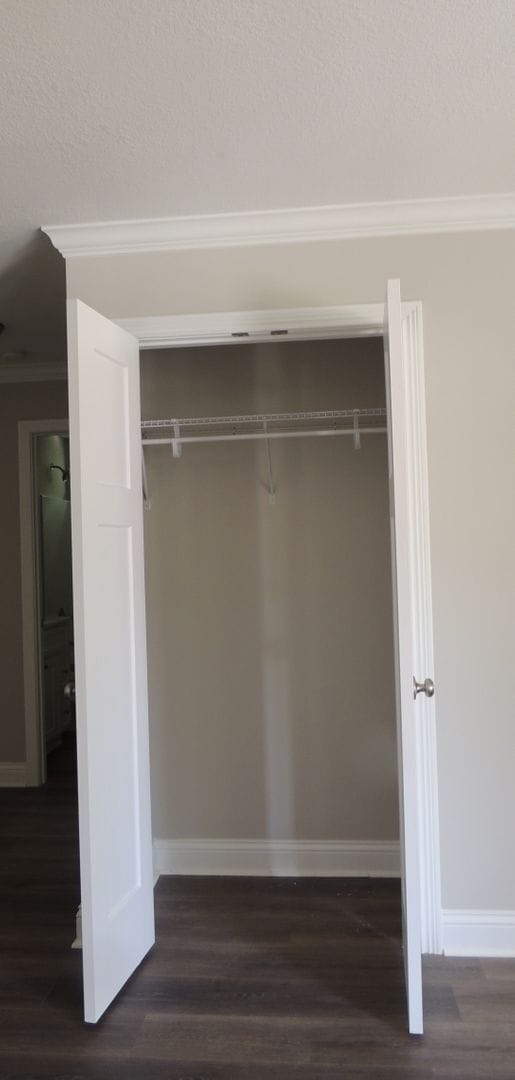 Building Photo - NOW AVAILABLE-  Charming Home in Maryville...