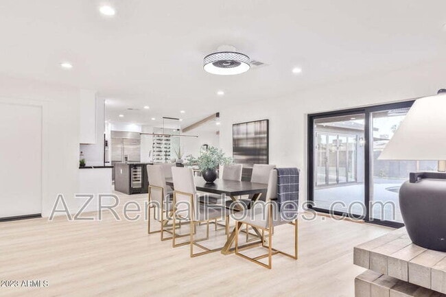 Building Photo - 3005 N 81st Pl