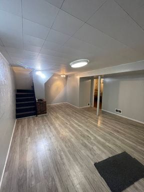 Building Photo - Charming 3 bed, 2 bath with finished basement!