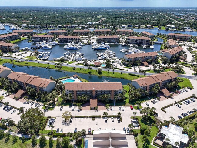 Building Photo - 601 Seafarer Cir