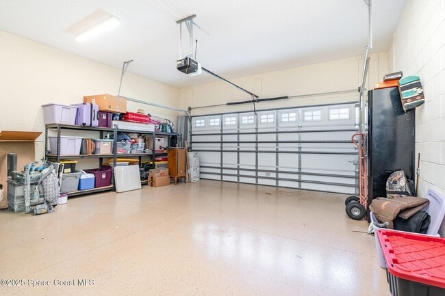 Building Photo - 2829 Avalonia Dr