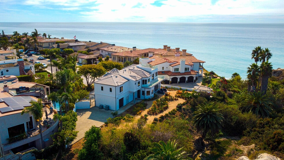 Building Photo - 3811 Vista Blanca