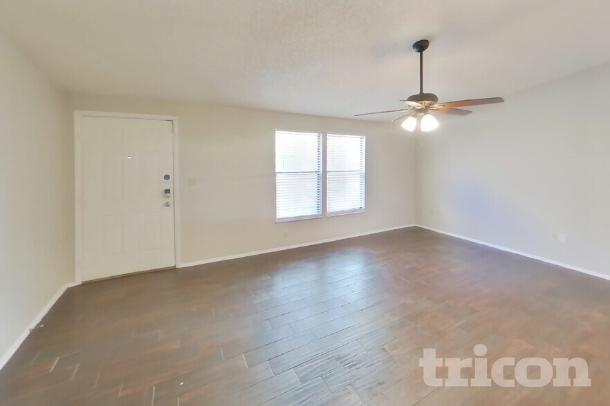 Building Photo - 8102 Chickasaw Ln