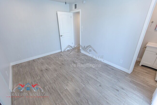 Building Photo - 2912 W Butler Dr