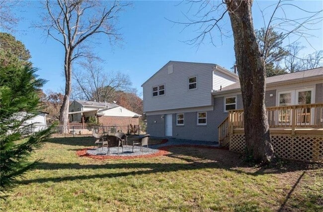 Building Photo - 3022 Trafalgar Way