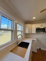 Building Photo - 205 44th Ave N