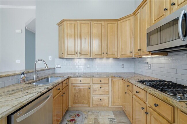 Building Photo - Elegant Corner-Lot Home with Spacious Living in Great Oak