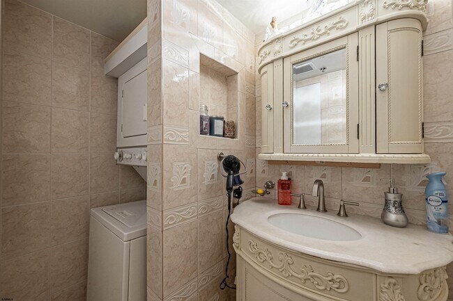 Building Photo - 3851 Boardwalk