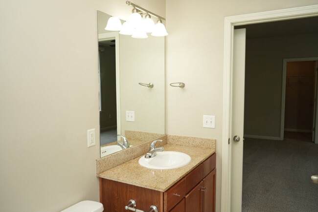 Building Photo - 745 Walker Square, Apt #3A