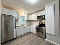 Building Photo - Pennoyer 1703/1705