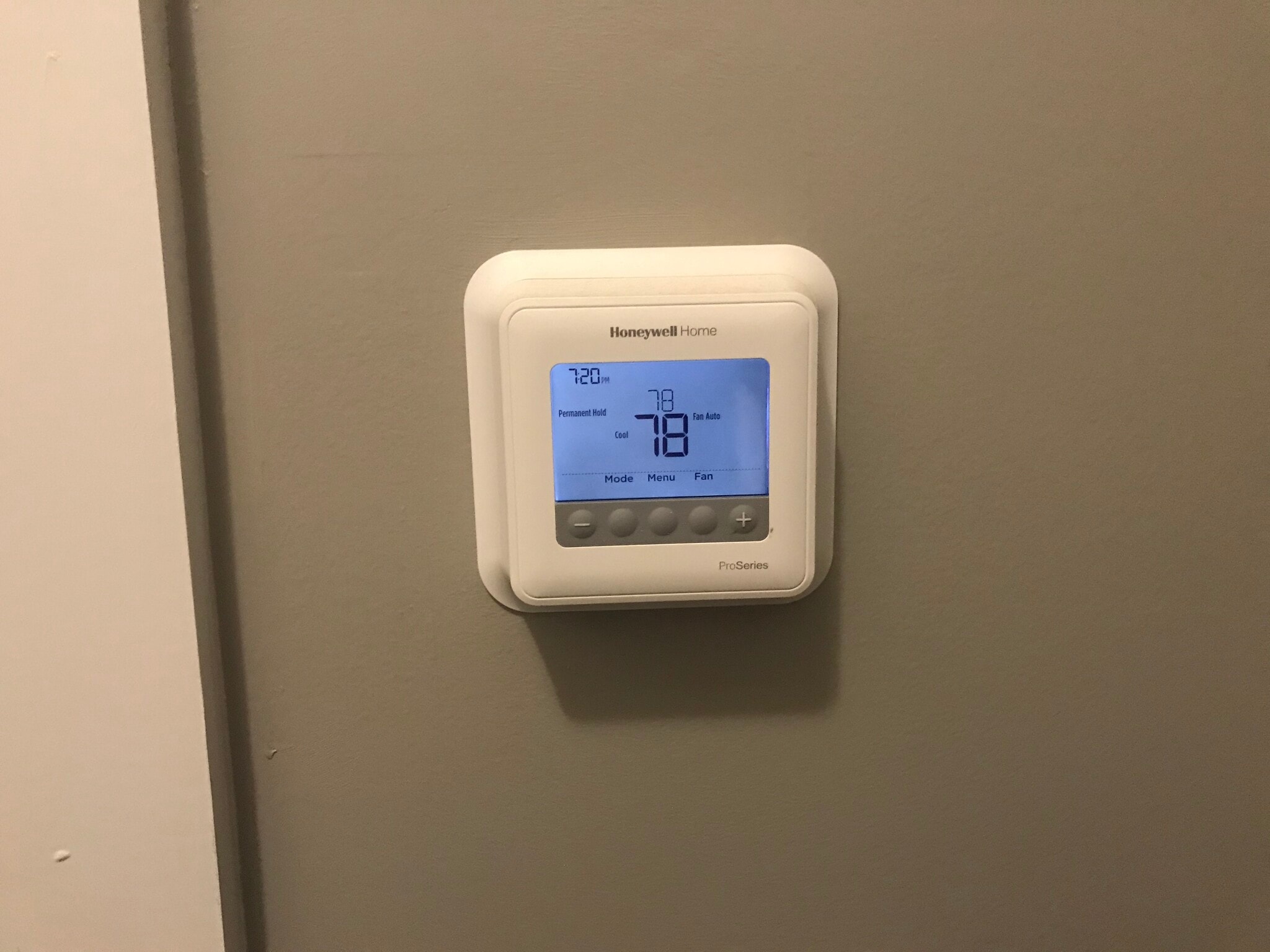 Building Photo - 204 Spring St