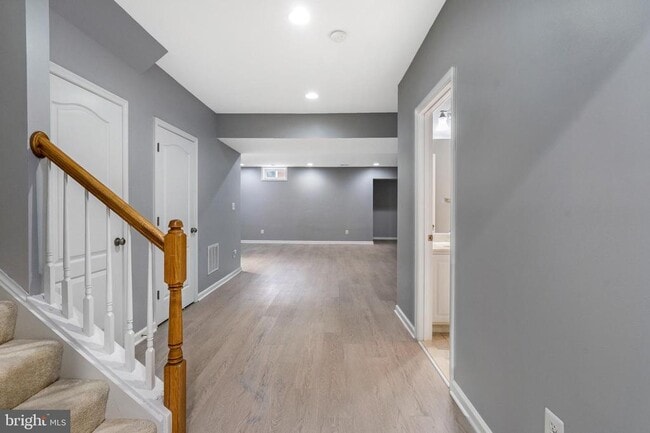 Building Photo - 8880 Olive Mae Cir