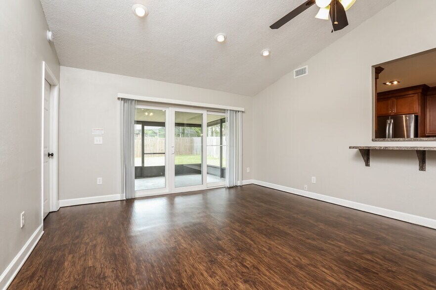 Building Photo - 1009 Black Willow Dr