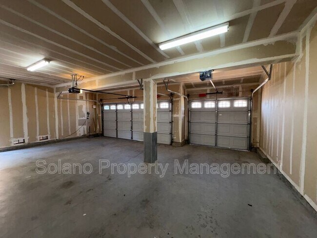 Building Photo - 100 Mt Adams Cir