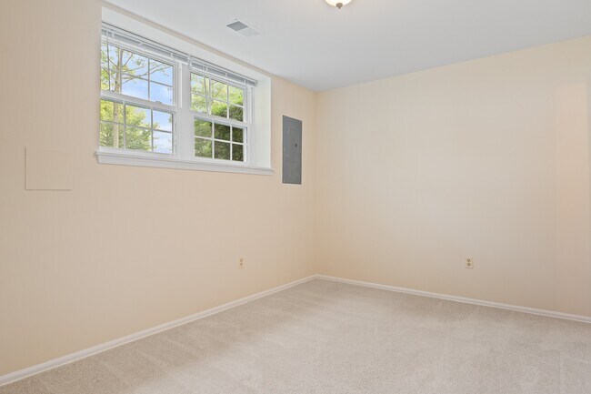 Building Photo - 11740 Stonegate Ln