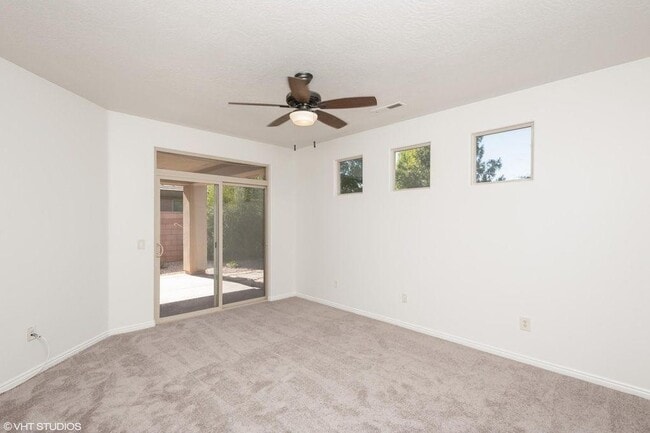 Building Photo - Great 3 bed 2 bath in Coral Canyon-Pet Fri...