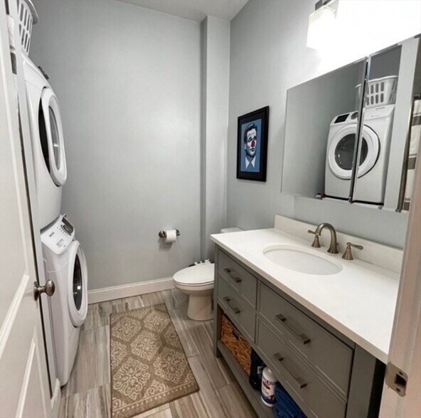 Building Photo - 236 E St