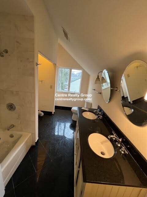 Building Photo - 184 Austin St