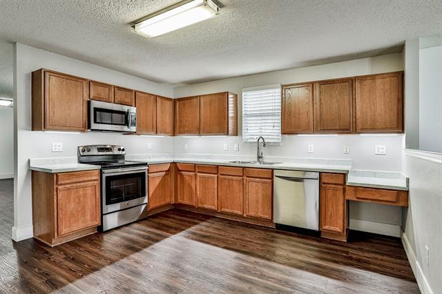 Building Photo - 16600 Jasmine Springs Dr