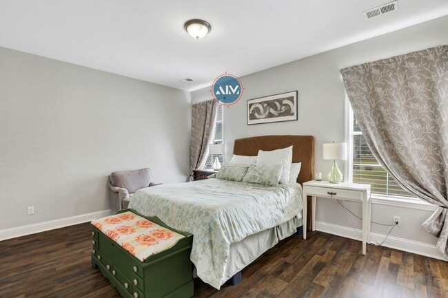 Building Photo - Stunning 3-Bedroom Home in University Park – Move-In Ready!