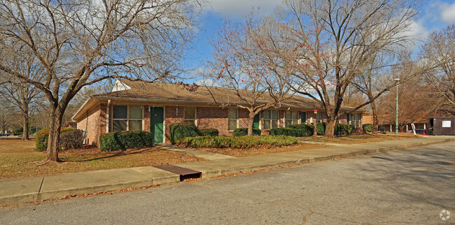 Building Photo - Richland Village