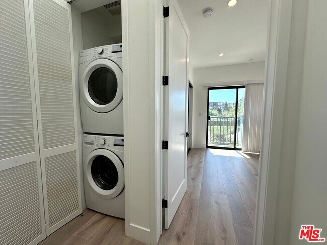 Building Photo - 3414 London St