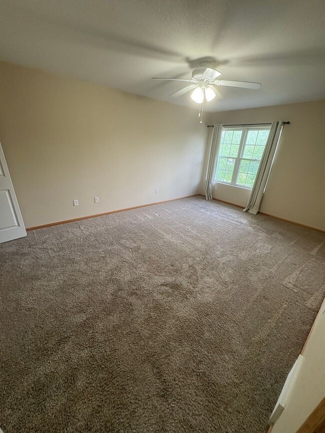 Building Photo - 3 bedroom 2.5 bathroom single family home in Cedar Falls school district