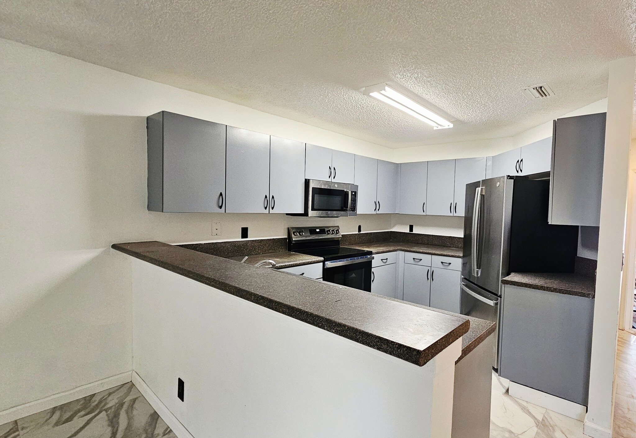 Kitchen - 1131 Imperial Lake Rd
