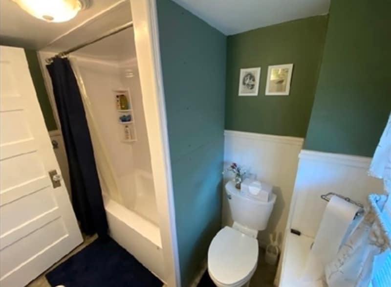 Building Photo - 74 Oak St