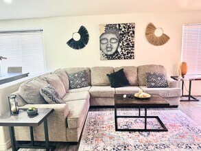 Building Photo - 2745 E Hartford Ave