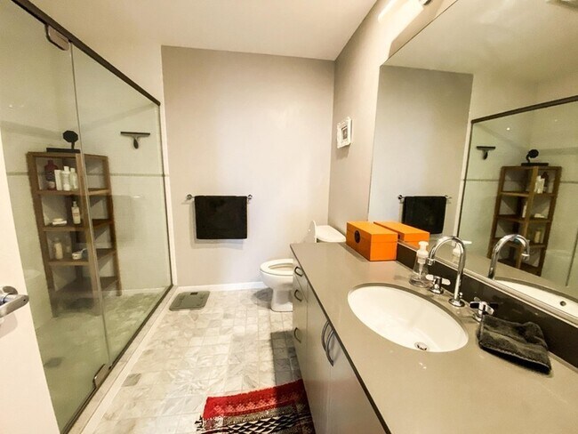 Building Photo - 323 Boylston St