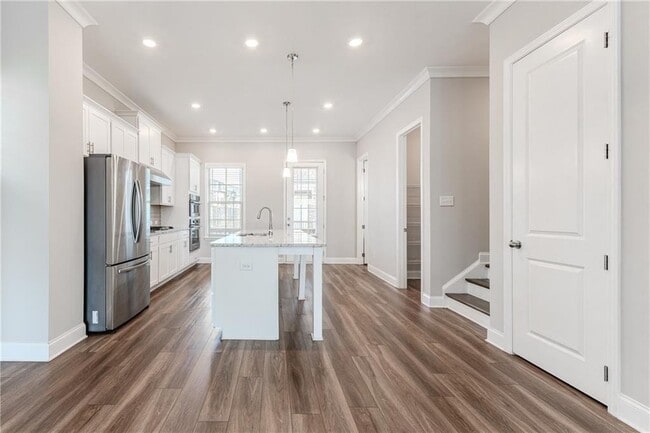 Building Photo - 5051 Pinckney Ln